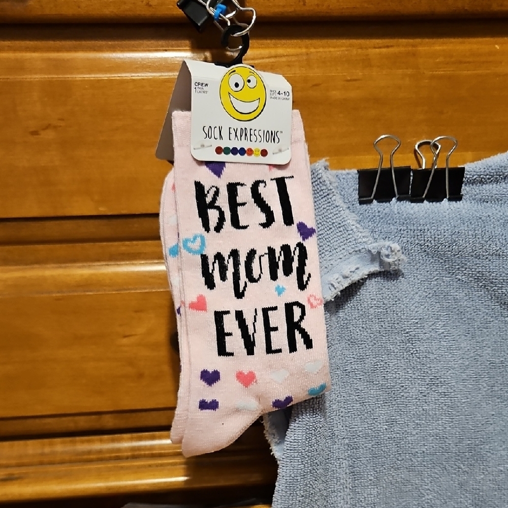 Pink 'Best Mom Ever' Crew Socks with Heart Accents